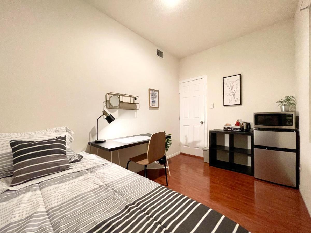 Modern Rooms & Suites In West Lancaster Phòng bức ảnh